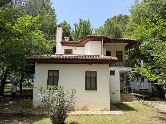 Bencik köyünde yeşil deniz sitesinde satılık villa