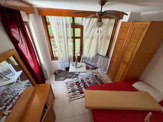 Bencik köyünde yeşil deniz sitesinde satılık villa