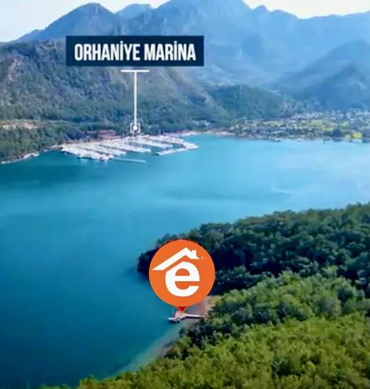 Marmaris Orhaniye mahallesinde 6000 m2 Özel İskelesi mevcut satılık koy