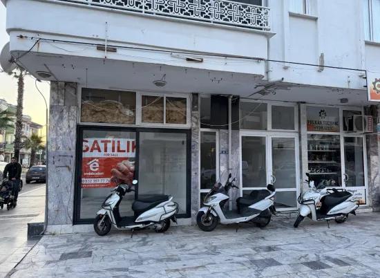 Marmaris marina bölgesinde satılık 2 adet dükkan, tek fiyat 60.000 Tl, kira getirisi mevcut
