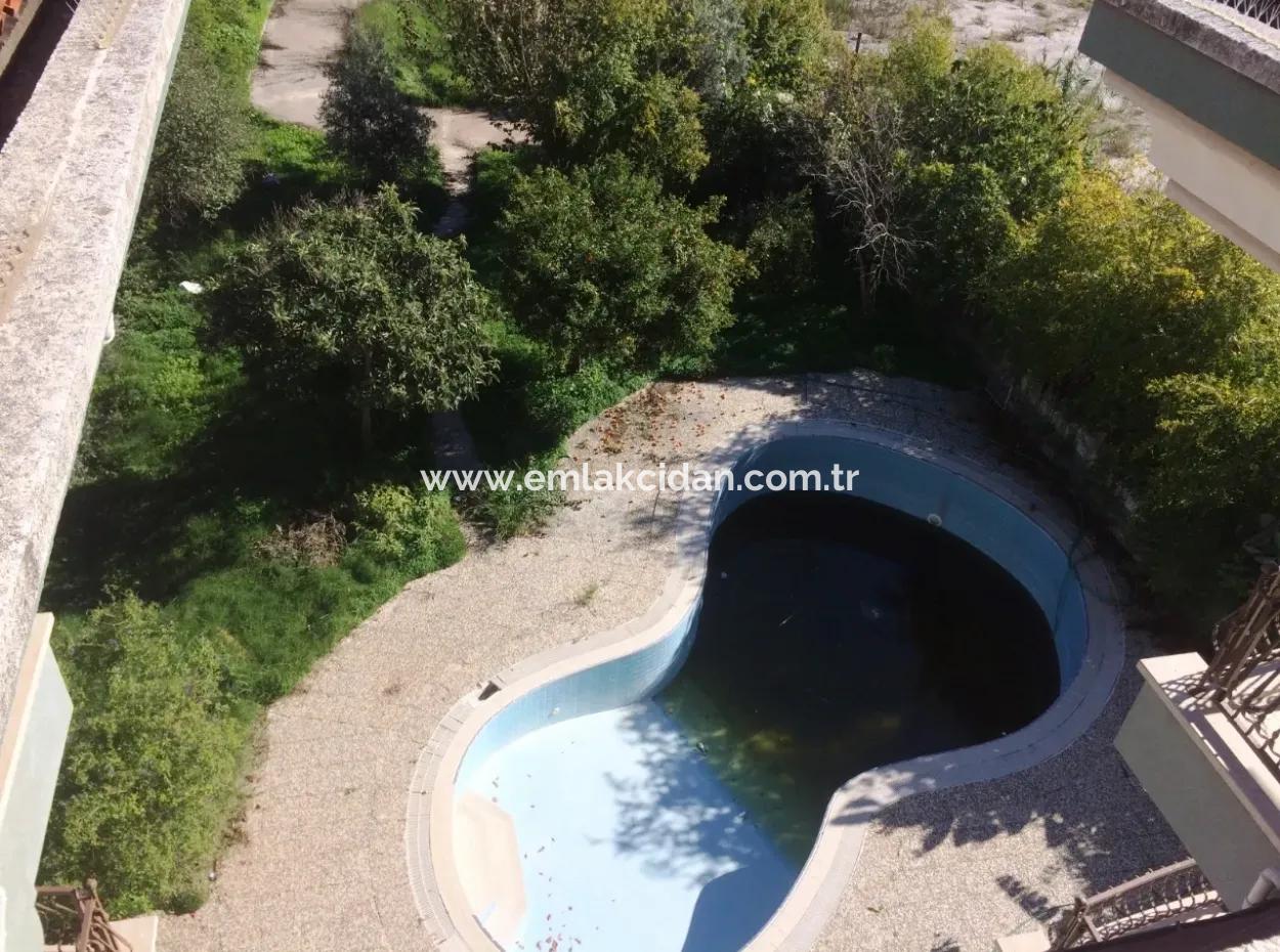 Marmaris Merkezinde 10 Odalı Havuzlu 2.500M2 Arsa İçinde Malikanemiz Satılıktır.