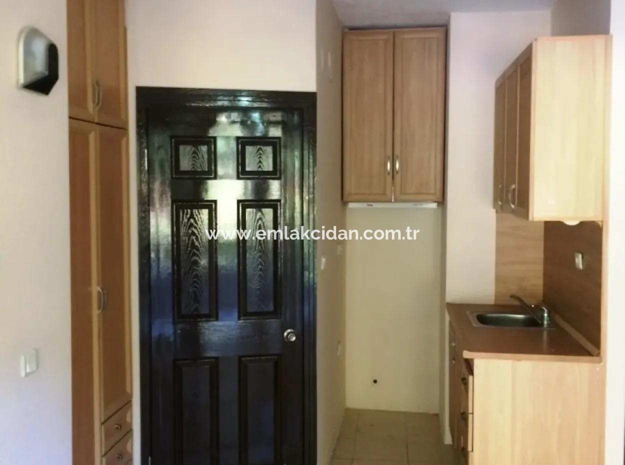 Marmaris Merkezinde 10 Odalı Havuzlu 2.500M2 Arsa İçinde Malikanemiz Satılıktır.