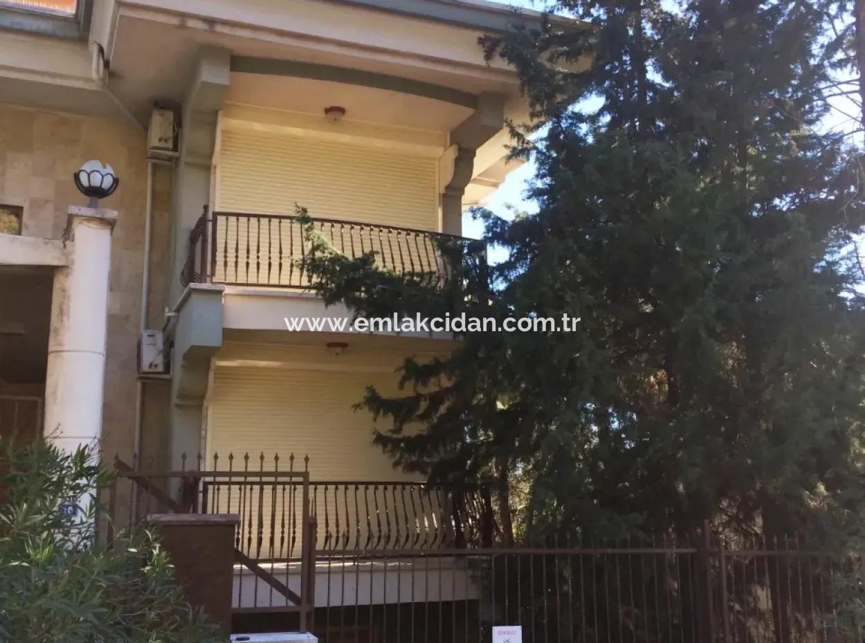 Marmaris Merkezinde 10 Odalı Havuzlu 2.500M2 Arsa İçinde Malikanemiz Satılıktır.