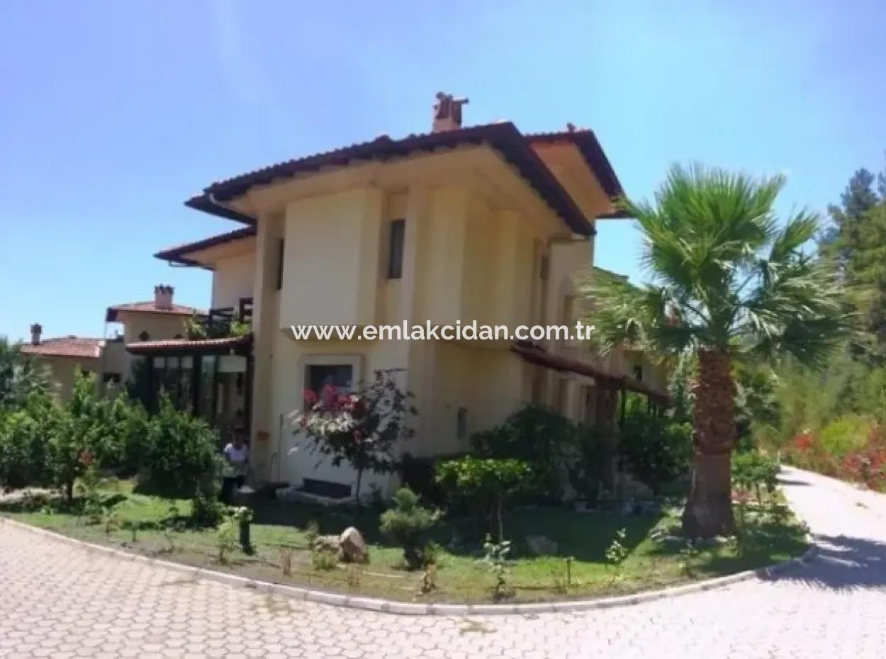 Muğla İli Ula İlçesi Ataköy Mahallesinde Satılık İkiz Müstakil Bahçeli Villa