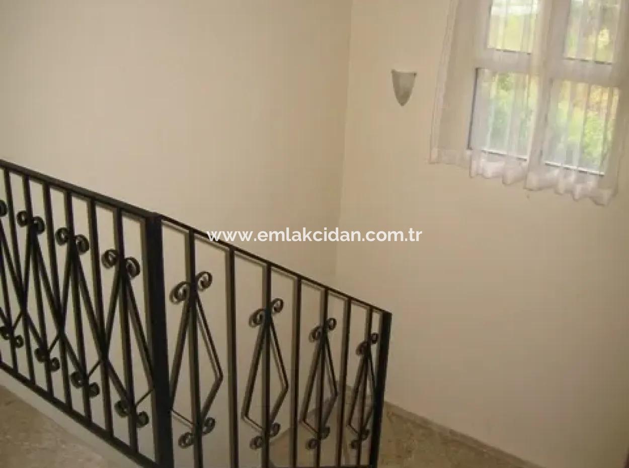 Ataköy Mahallesinde 4300M2 Çiftlik Evi Havuzlu 7 Oda 2 Salon 340M2