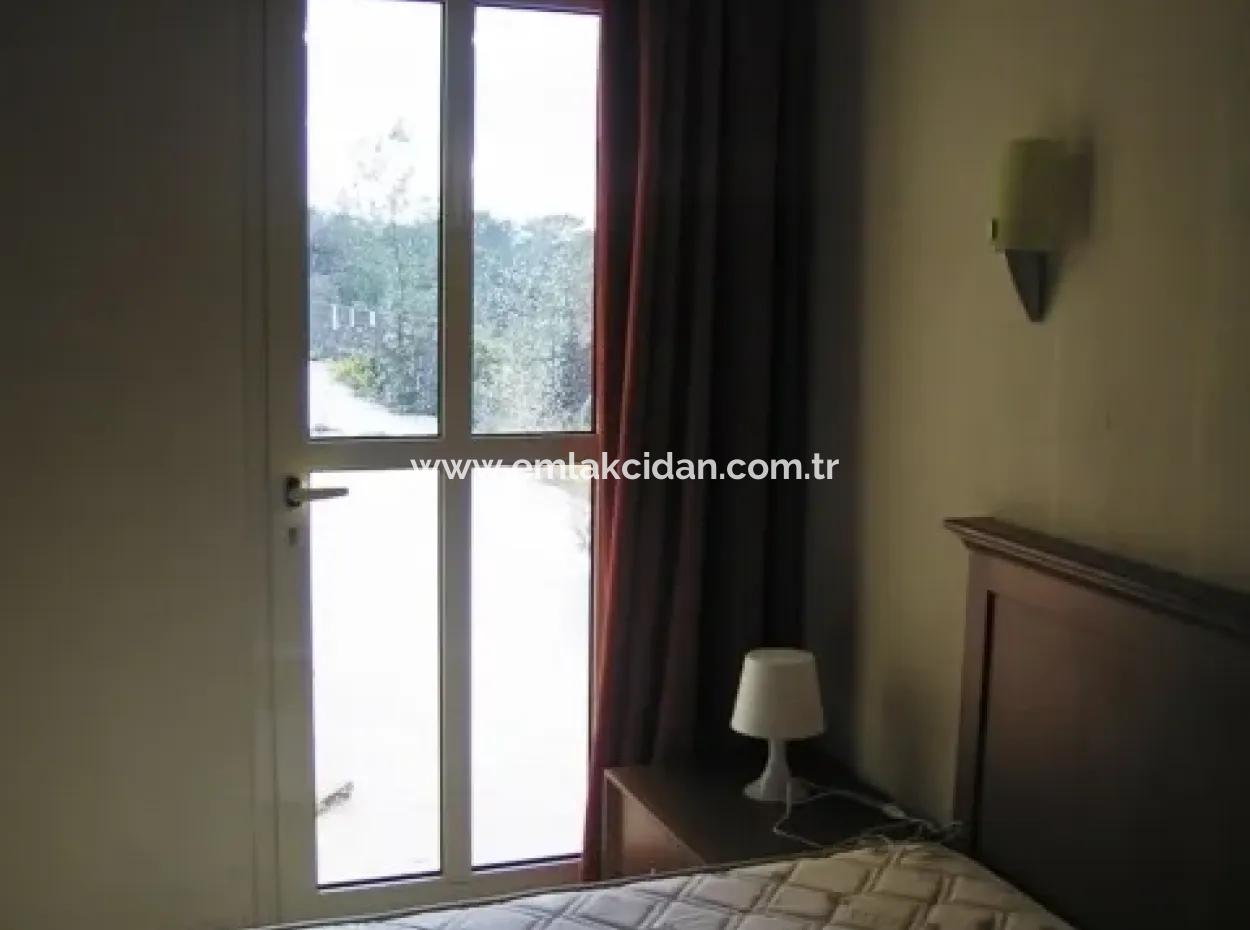 Ataköy Mahallesinde 4300M2 Çiftlik Evi Havuzlu 7 Oda 2 Salon 340M2