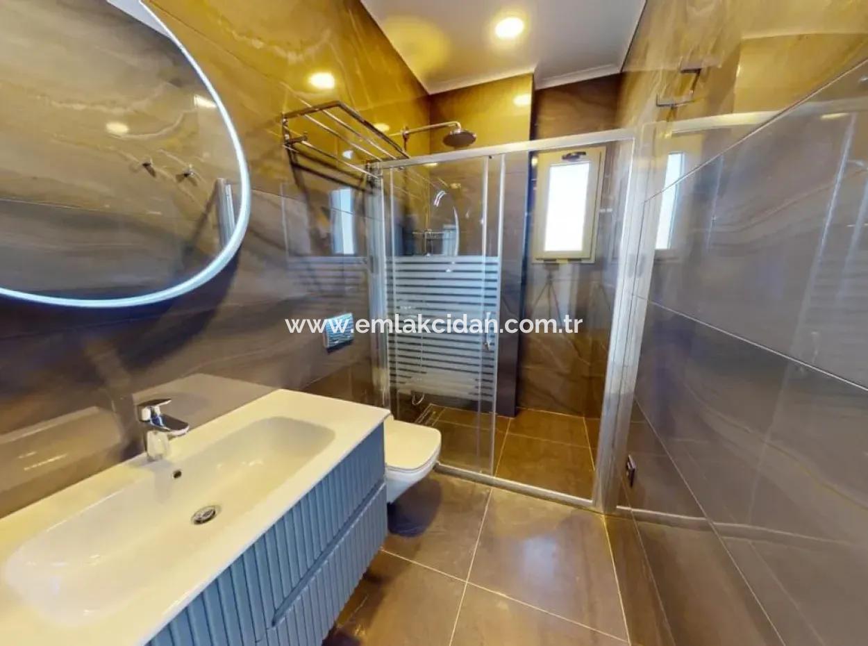 Marmaris Gökbel Mevkiinde Muhteşem Deniz Manzaralı Yüzme Havuzlu 800M2 Arsa İçerisinde 4 Oda 1 Salon Özel Yapım Villa