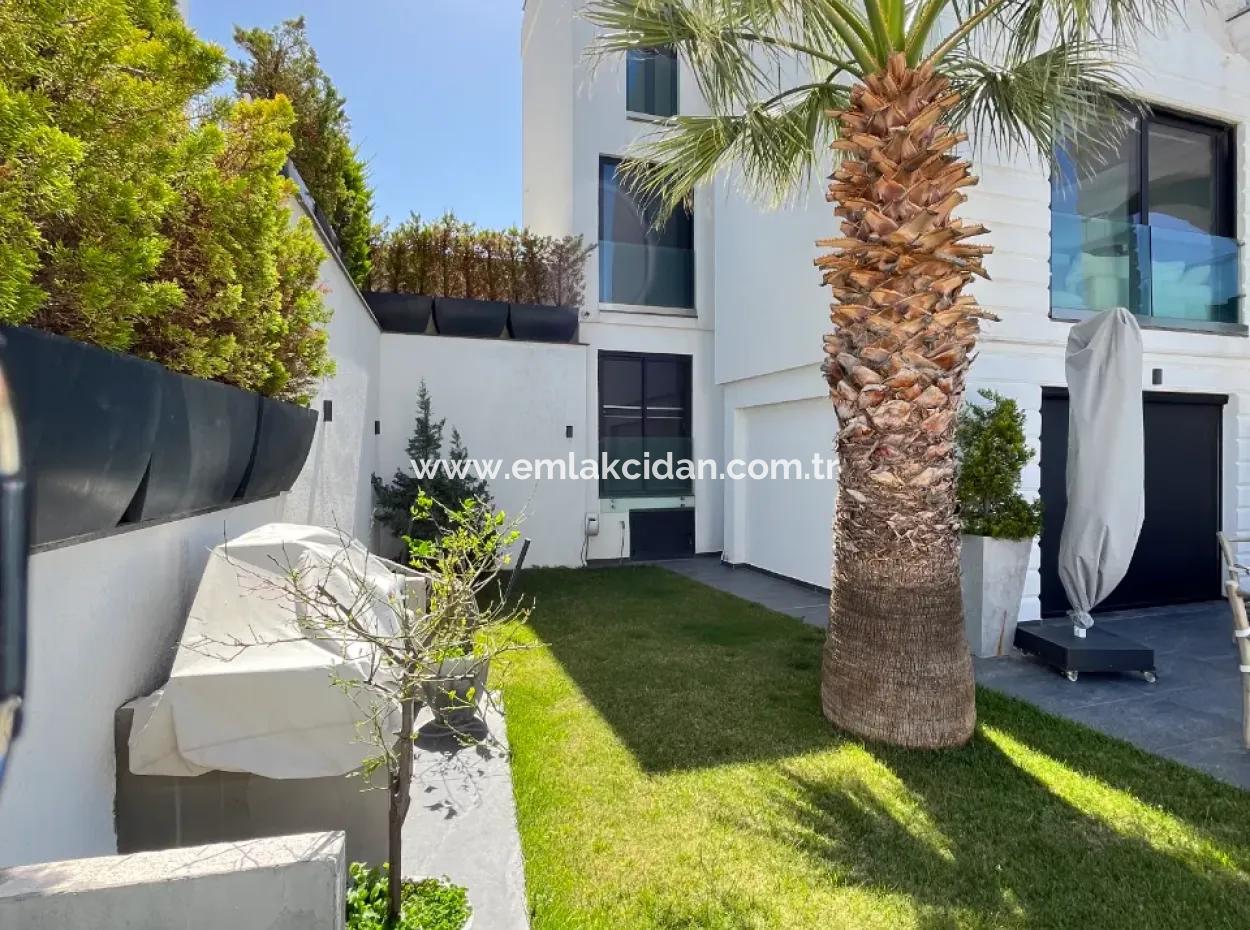 Yalıkavak Marinaya Sadece Bir Kaç Dakika Mesafede Tam Müstakil Villa