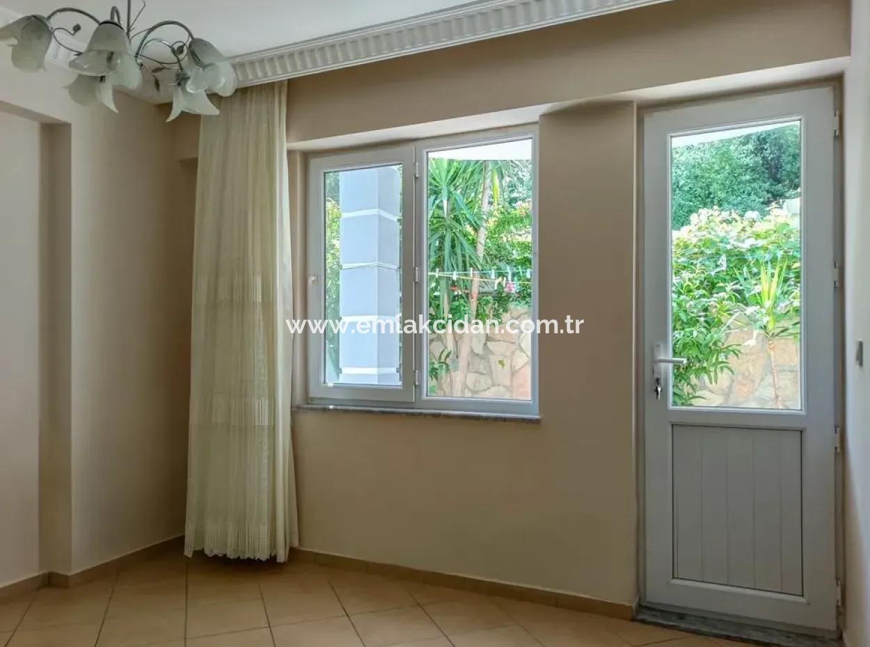 Marmaris İlçesi Beldibi Mahallesi Doğa Manzaralı Yüzme Havuzlu Site İçerisinde 3+1 Bahçe Dubleks Satılık Daire