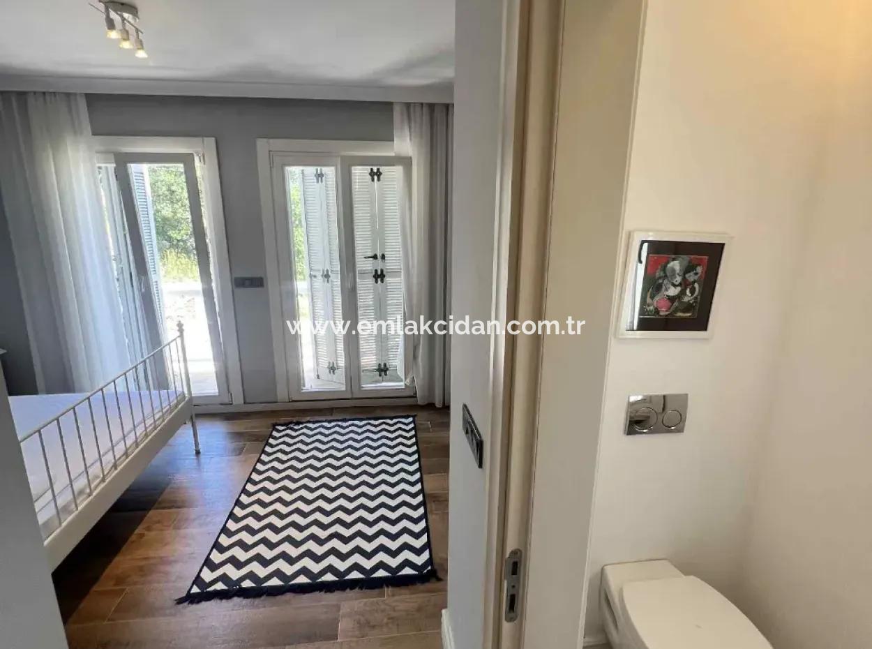 Marmaris İlçesi Selimiye Mahallesinde Muhteşem Deniz Manzaralı Yüzme Havuzlu 3 Oda 1 Salon 140M2 2 Adet Satılık Villa