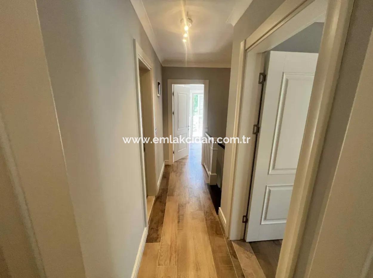 Marmaris İlçesi Selimiye Mahallesinde Muhteşem Deniz Manzaralı Yüzme Havuzlu 3 Oda 1 Salon 140M2 2 Adet Satılık Villa