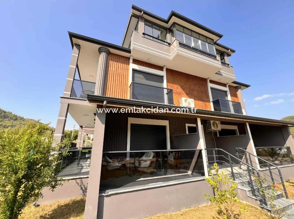 Harika Bir Portföy Marmaris'in Saklı Cennetinde Yatırım Fırsatı: 838M2 Arsa İçerisinde Lüks 5 Adet 2+1 110M2 Daireler Marmaris'e Sadece 15 Km Uzaklıkta,