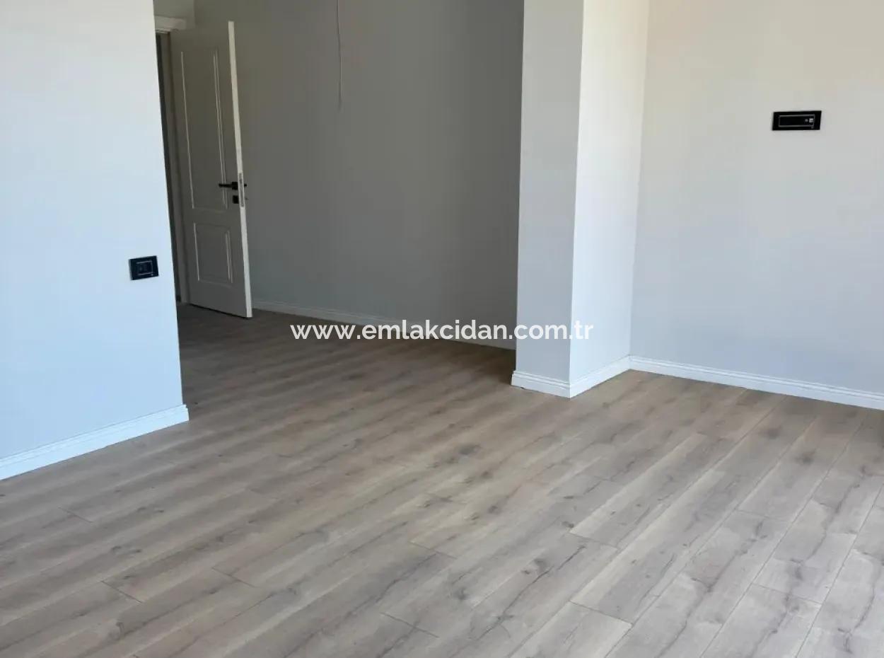 Kemeraltı Mahallesi 4+1 Satılık Müstakil Villa