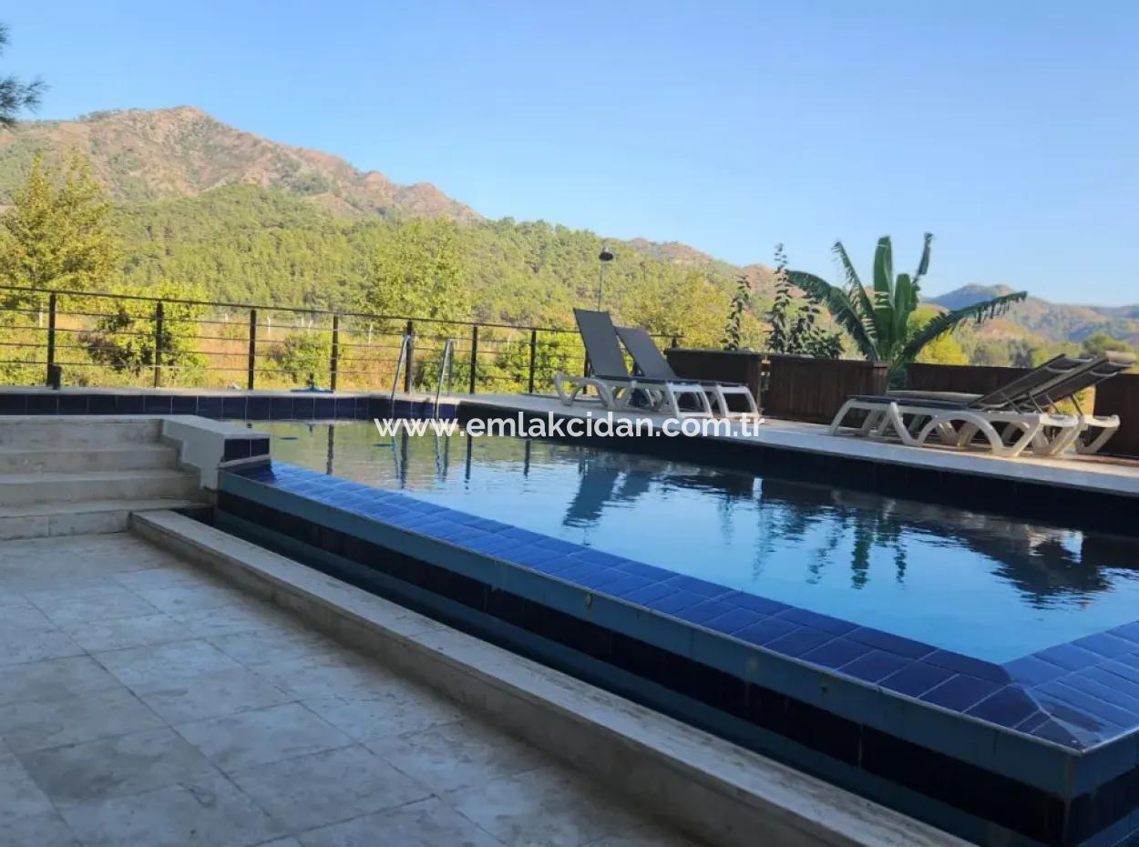 Ortaca Mahallesi Satılık 10.000 M2 İçerisinde Özel Yapım Havuzlu Çiftlik Evi