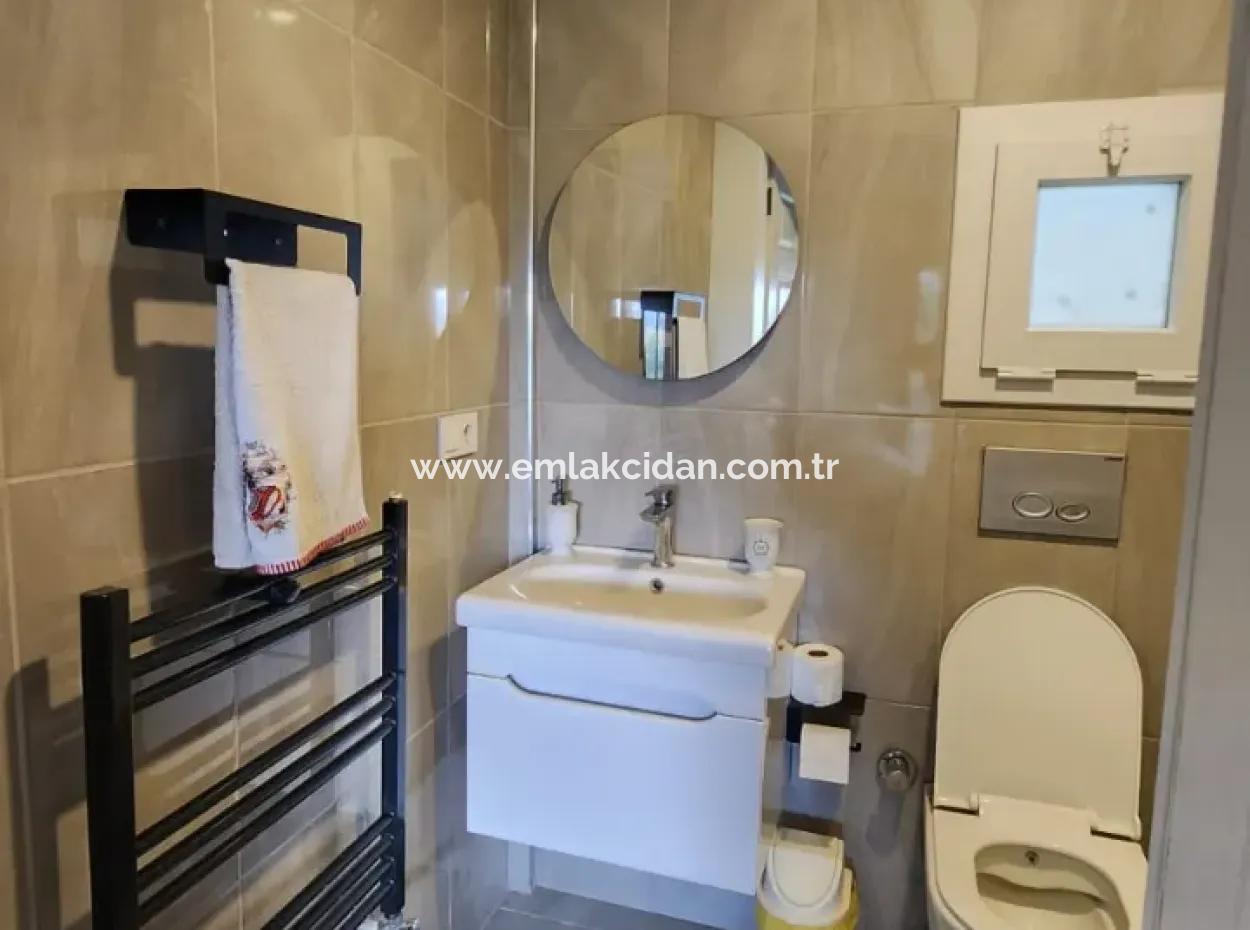 Ortaca Mahallesi Satılık 10.000 M2 İçerisinde Özel Yapım Havuzlu Çiftlik Evi