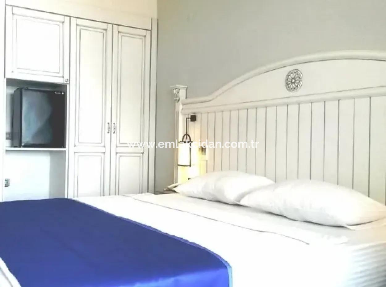 Marmaris Merkezinde Denize Sıfır Satılık Butik Otel 45 Oda