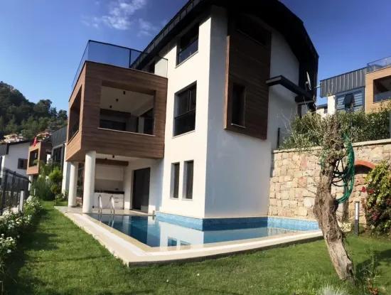 Marmaris İlçesi Beldibi Mahallesinde Satılık Müstakil Havuzlu 4 Oda 2 Salon 220 M2 Havuzlu Akıllı Villa