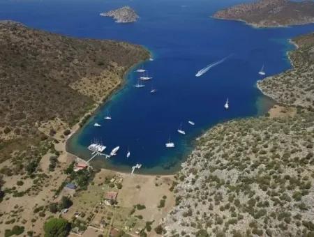 Marmaris Bozburun Koyunda Denize Sıfır 2600 M2 Yatırım İçin Uygun Arsa